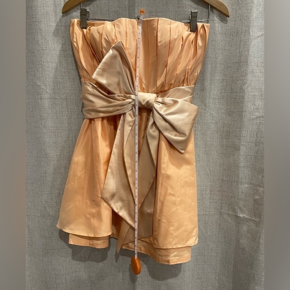 ALICE + OLIVIA silk peach short strapless dress with big bow. New w/tags. size 2 - Picture 8 of 16